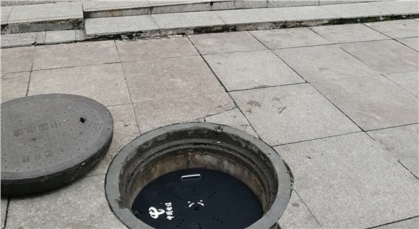 貴陽(yáng)人民注意啦！“一不小心”就踩到智能井蓋